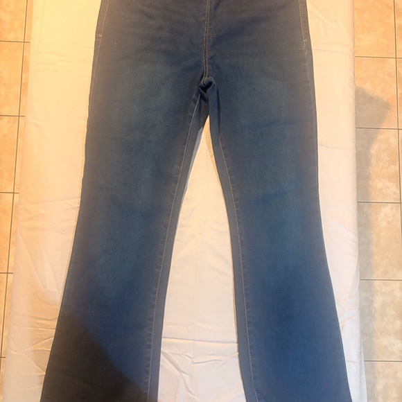Women’s jeans - Picture 2 of 2